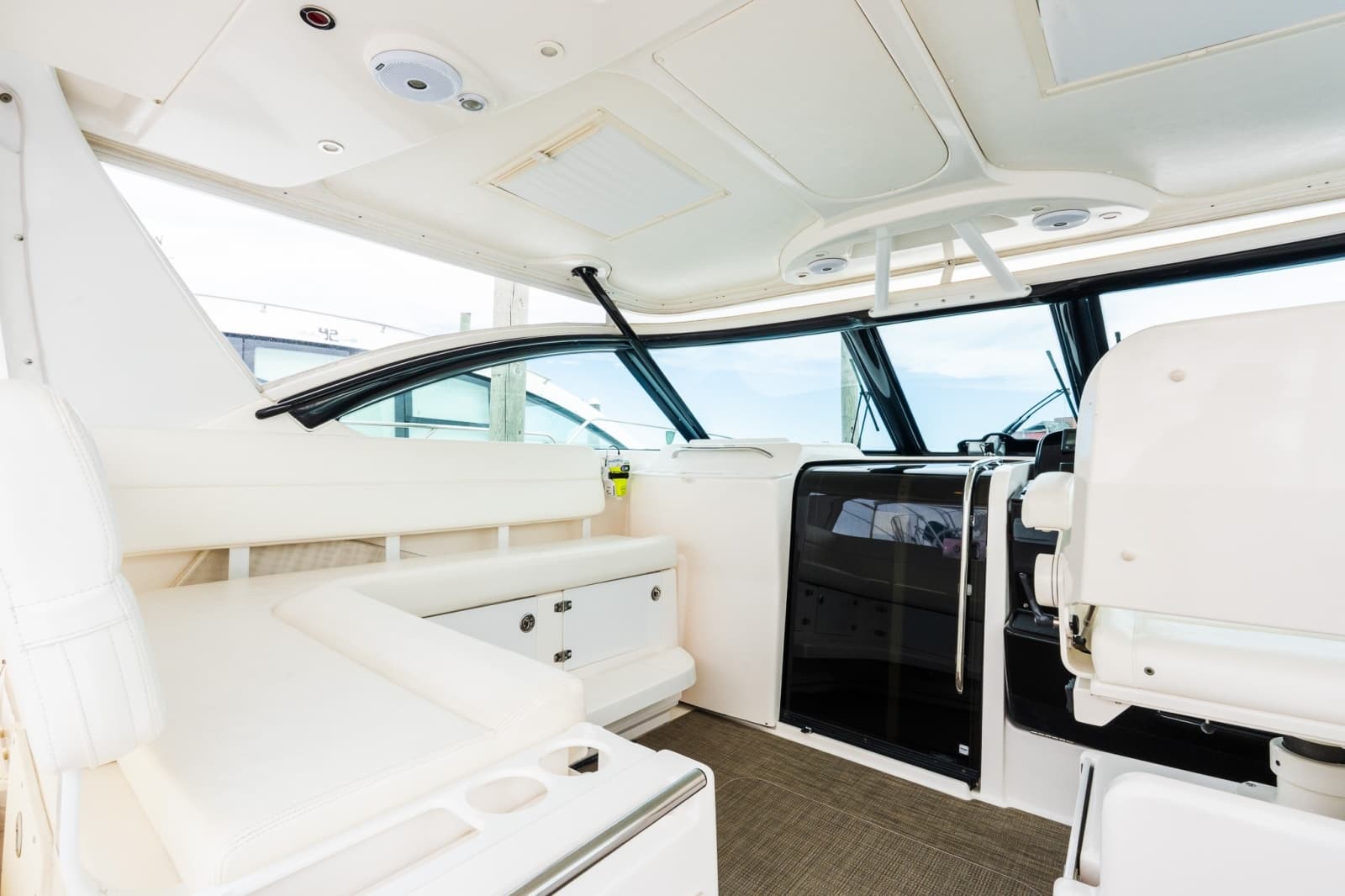 2006 Tiara Yachts 4200 Open - Photo 35