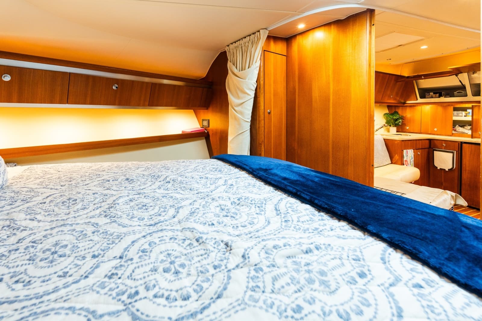 2006 Tiara Yachts 4200 Open - Photo 41