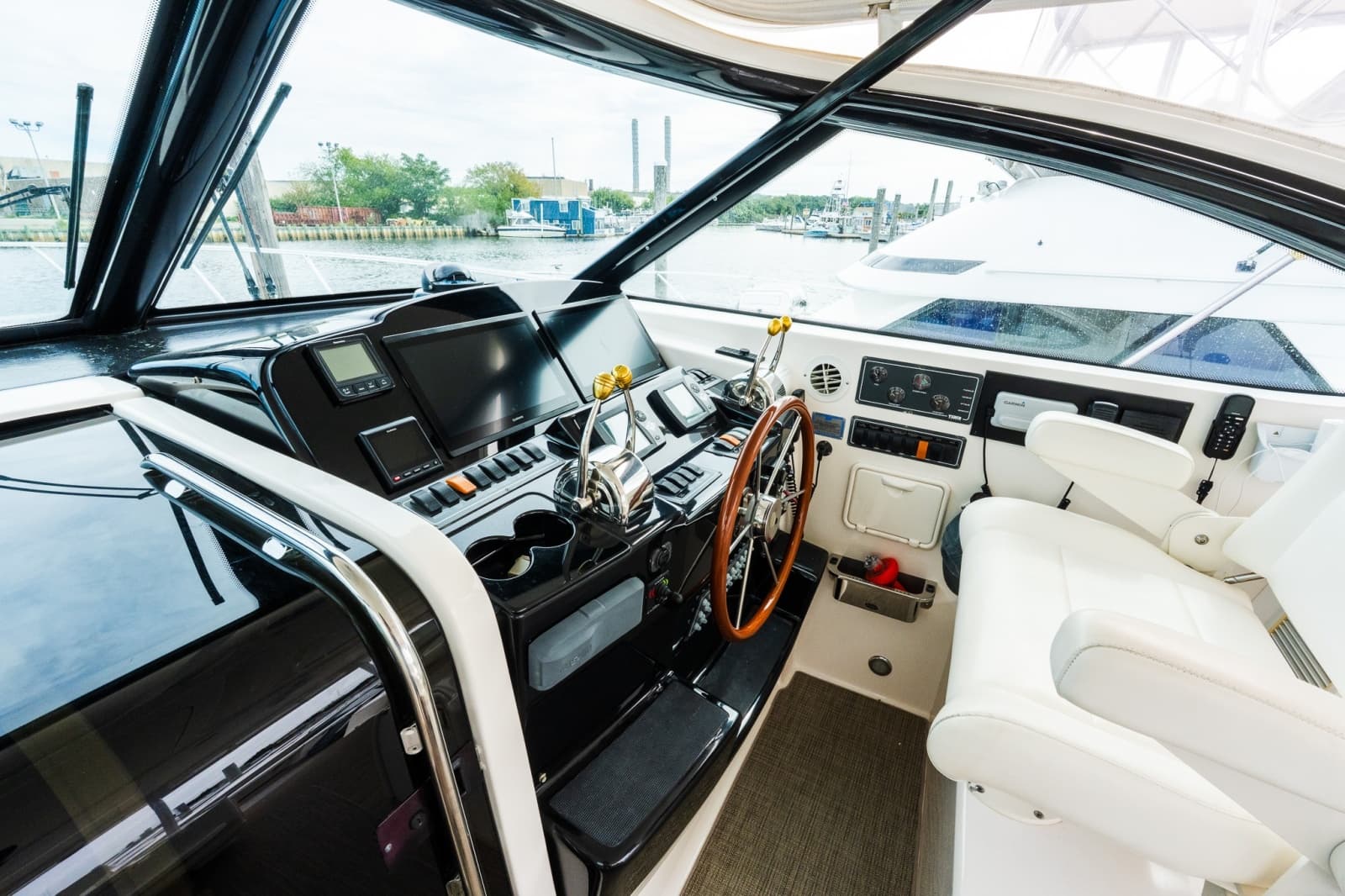 2006 Tiara Yachts 4200 Open - Photo 31