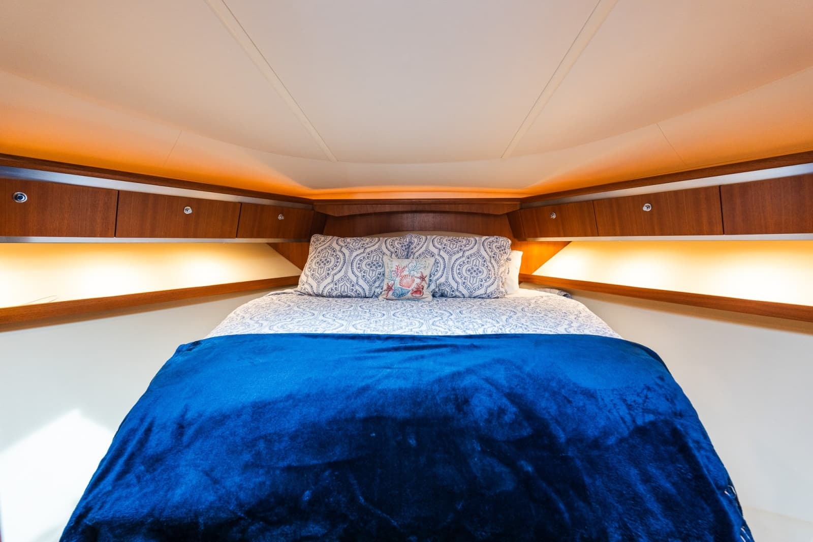 2006 Tiara Yachts 4200 Open - Photo 39