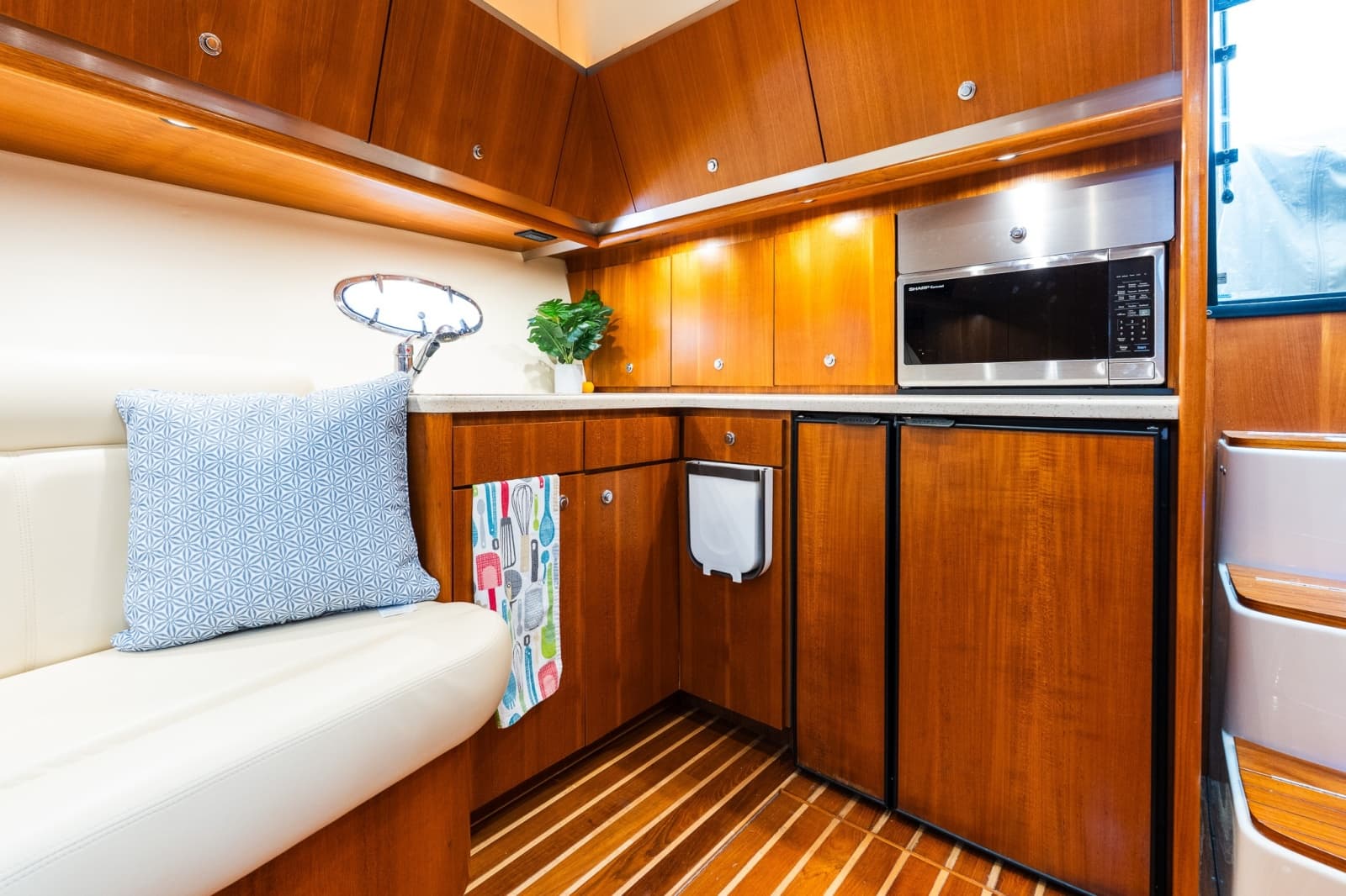 2006 Tiara Yachts 4200 Open - Photo 46