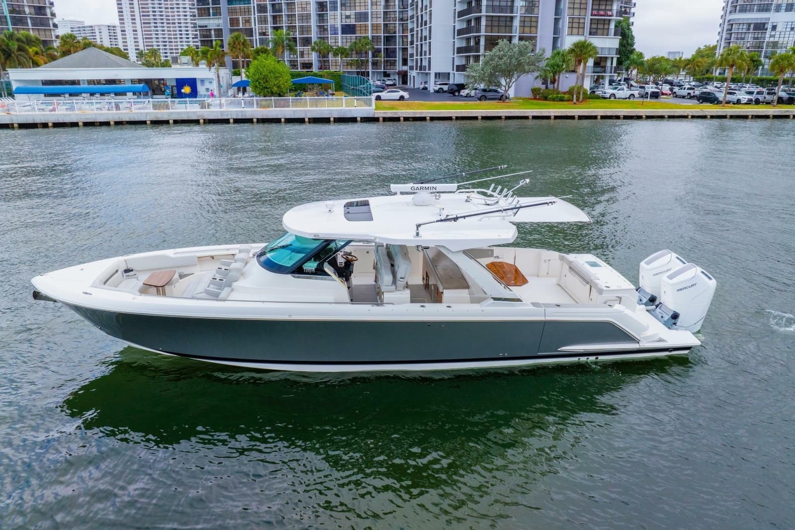 2024 Tiara Yachts 43 LS - Photo 7