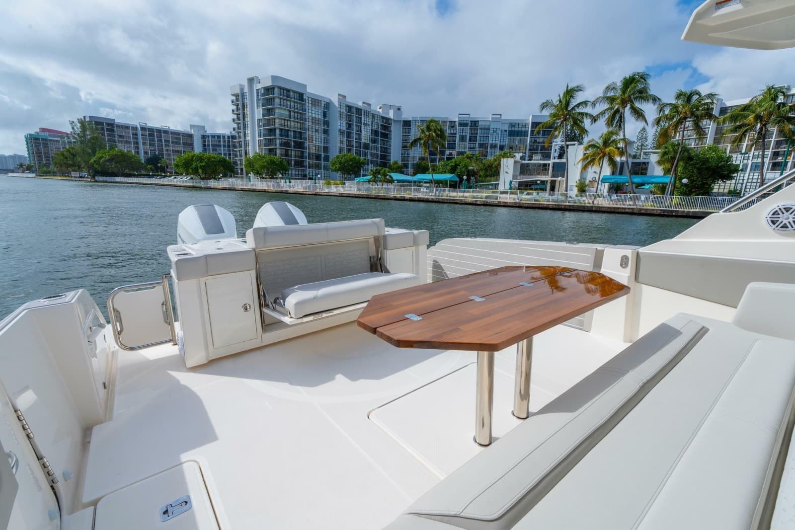 2024 Tiara Yachts 43 LS - Photo 31