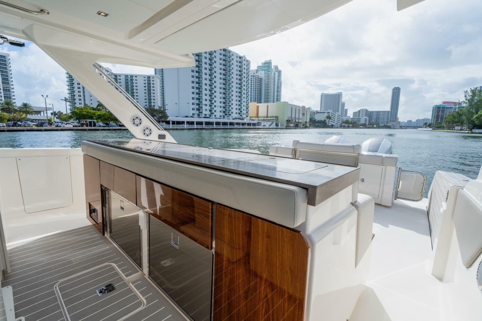 2024 Tiara Yachts 43 LS - Photo 26