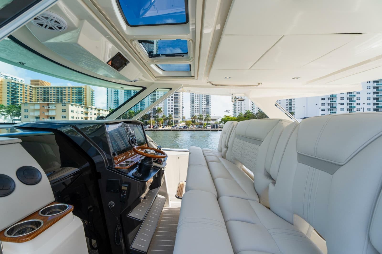 2024 Tiara Yachts 43 LS - Photo 19