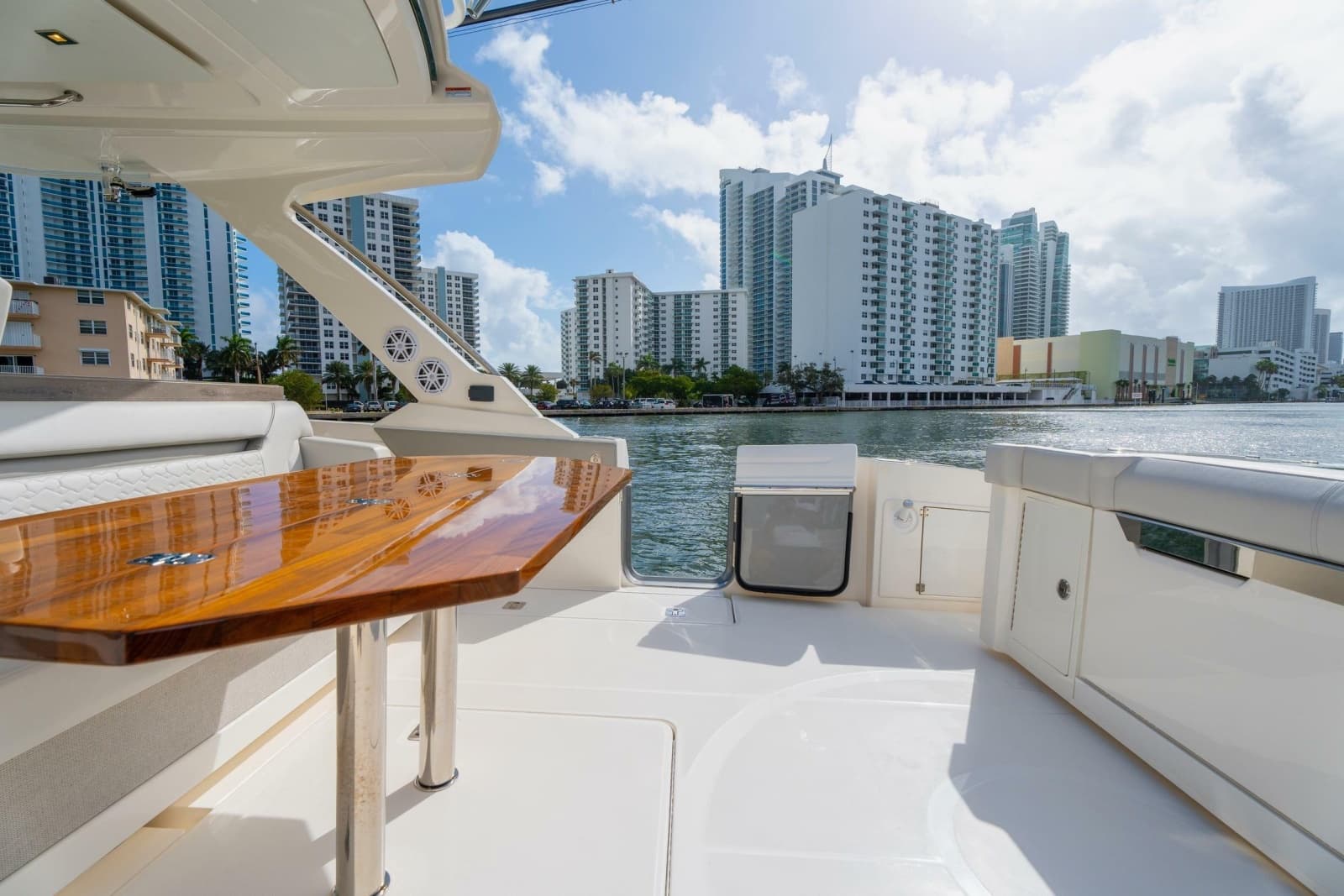 2024 Tiara Yachts 43 LS - Photo 29
