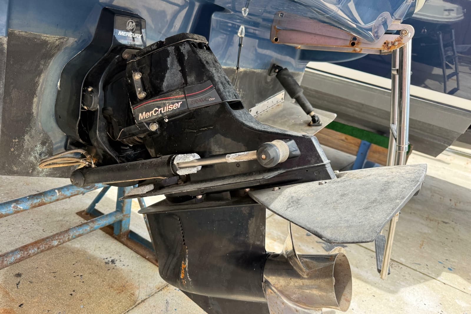 2010 Sea Ray 240 Sundancer - Photo 11