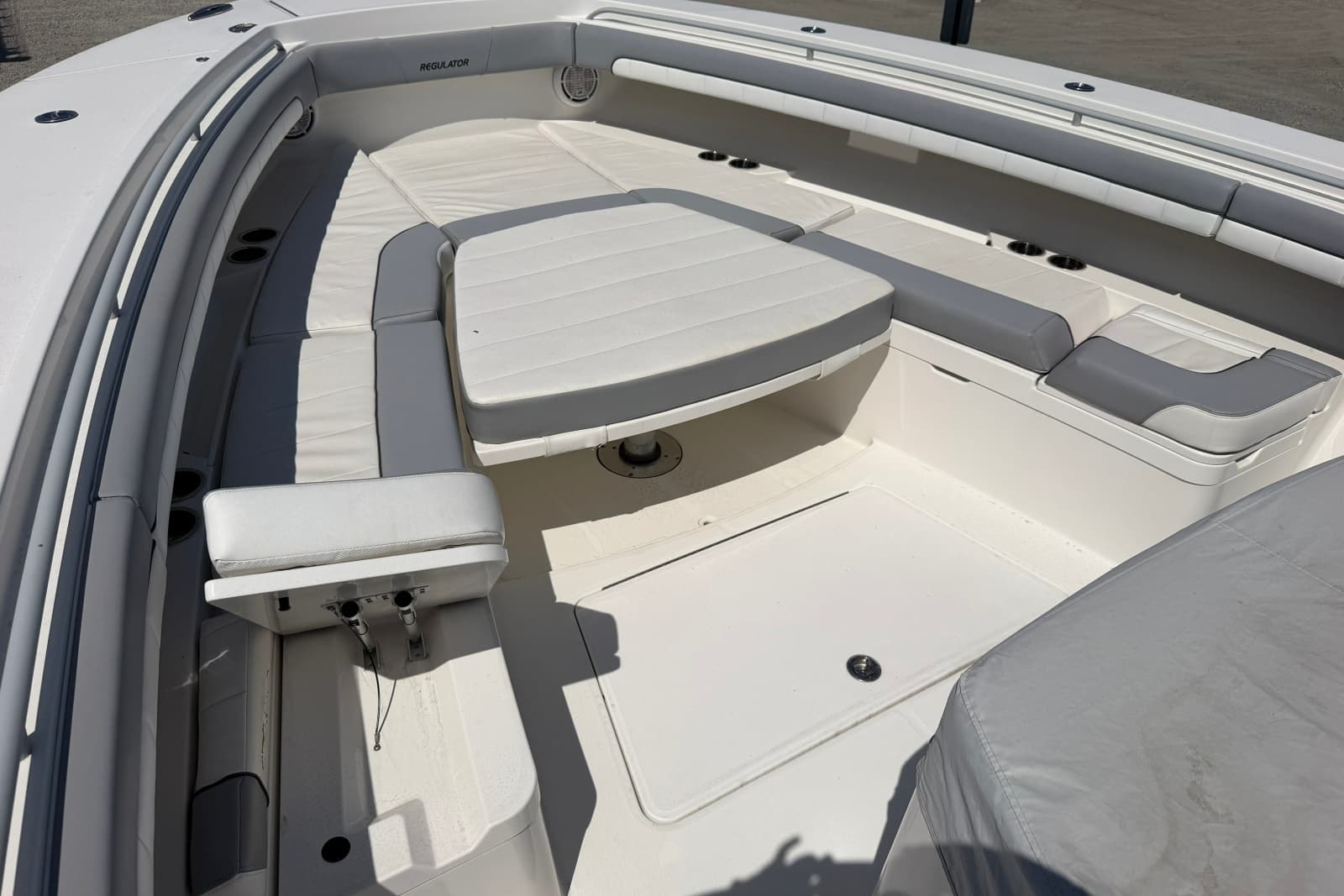 2019 Regulator 41 - Photo 38