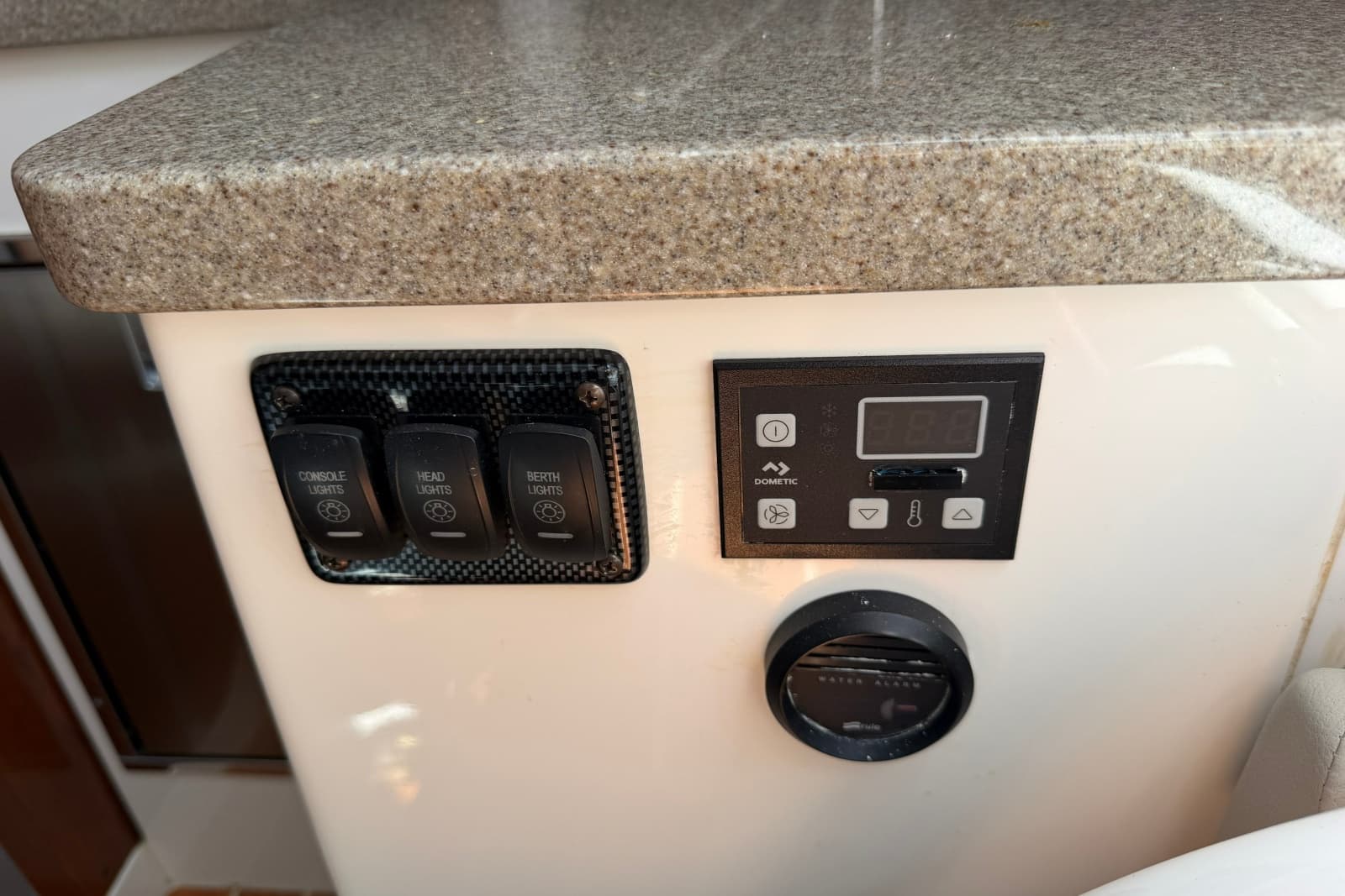 2019 Regulator 41 - Photo 43