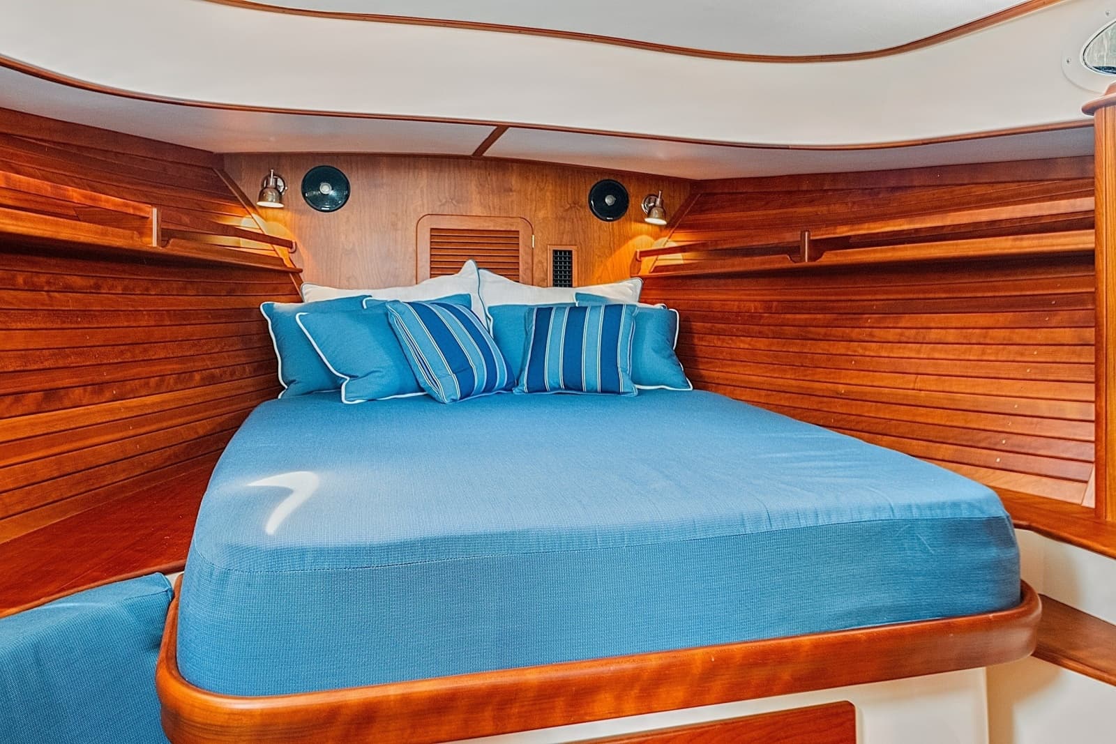 2018 Hinckley Picnic Boat 37 MKIII - Photo 50