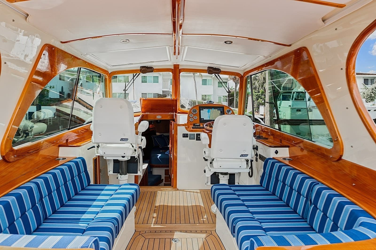 2018 Hinckley Picnic Boat 37 MKIII - Photo 31