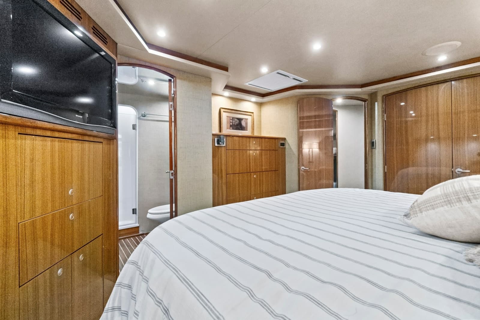 2008 Viking 74 Enclosed Bridge - Photo 56