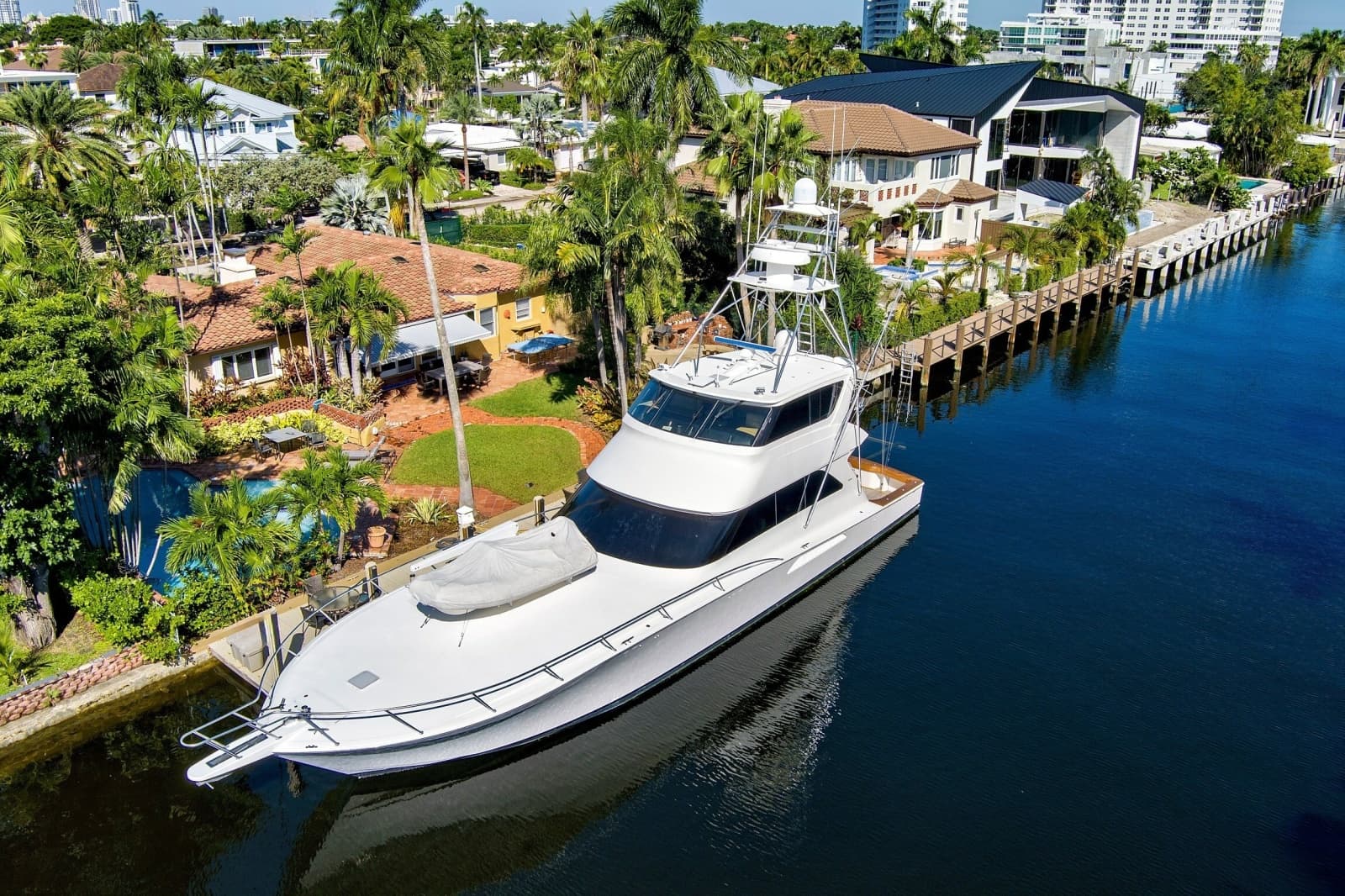 2008 Viking 74 Enclosed Bridge - Photo 2