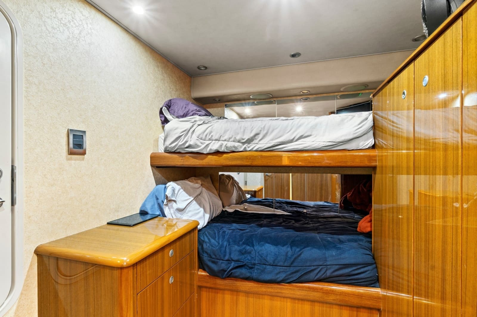 2008 Viking 74 Enclosed Bridge - Photo 21