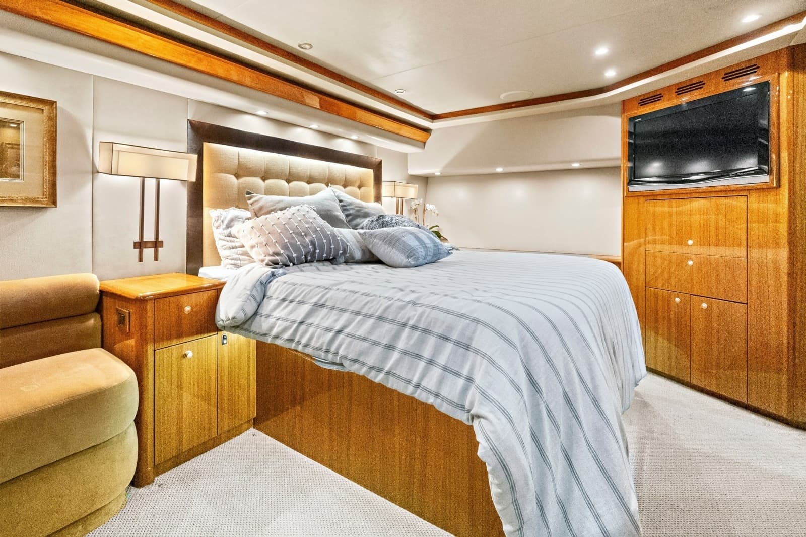 2008 Viking 74 Enclosed Bridge - Photo 54