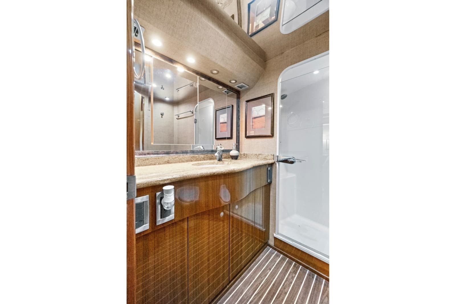 2008 Viking 74 Enclosed Bridge - Photo 57