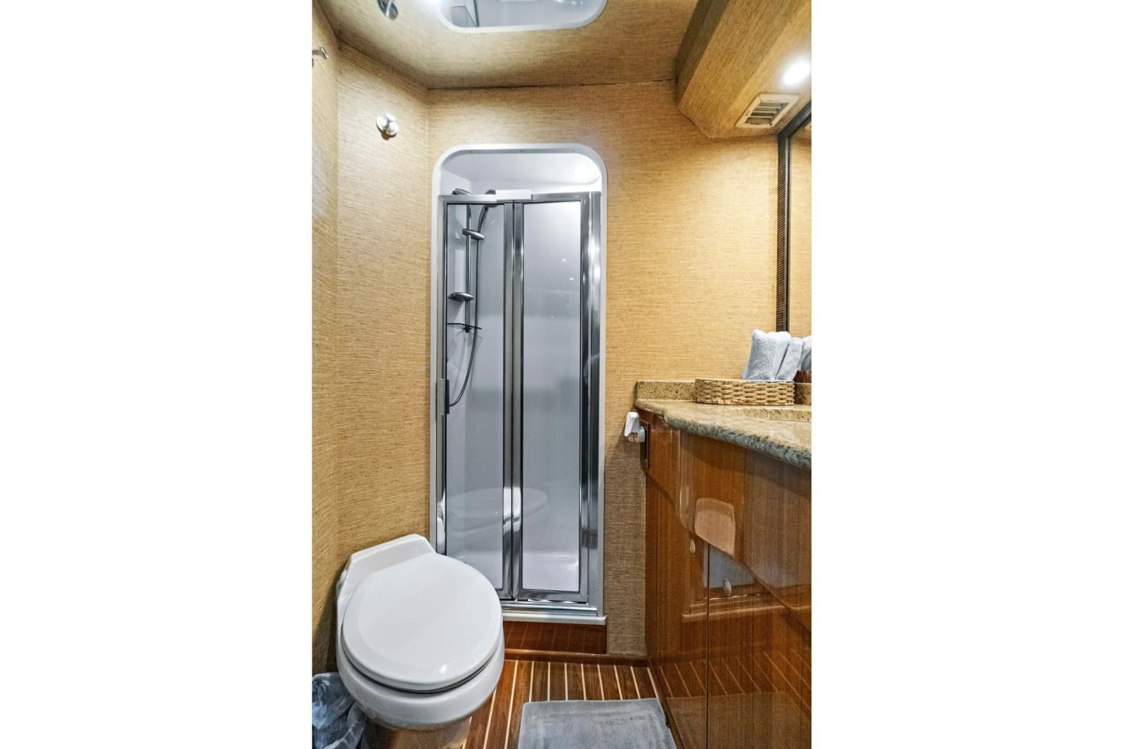 2008 Viking 74 Enclosed Bridge - Photo 62