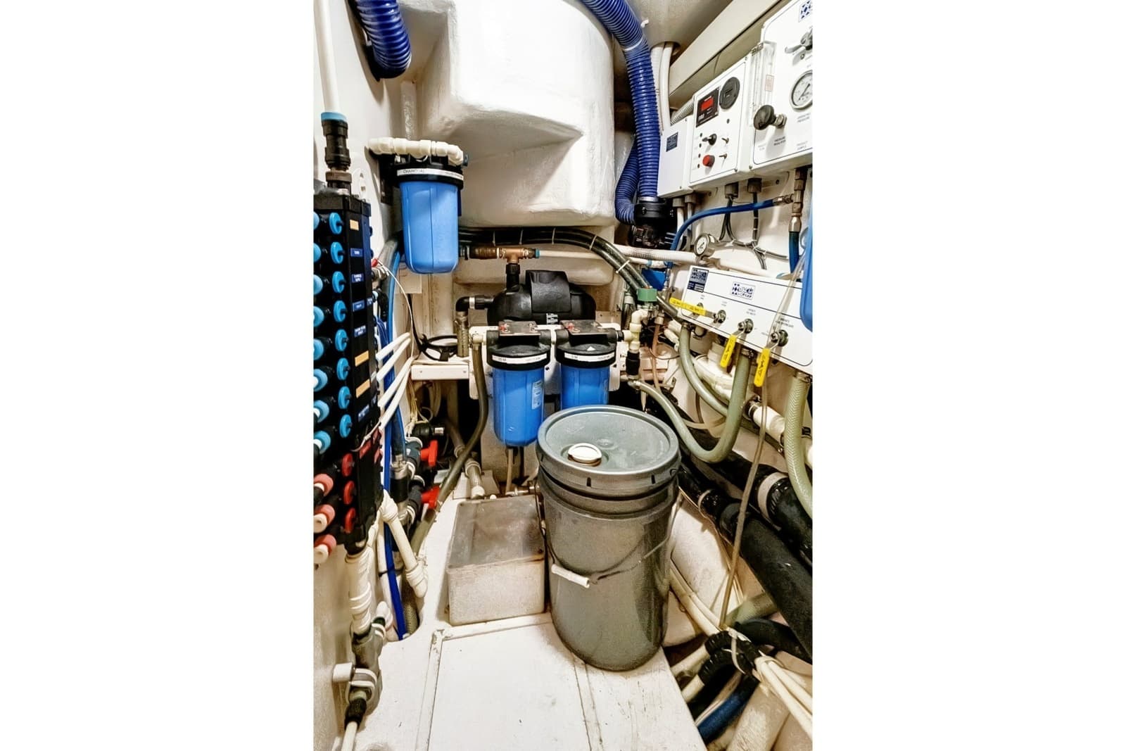2008 Viking 74 Enclosed Bridge - Photo 75
