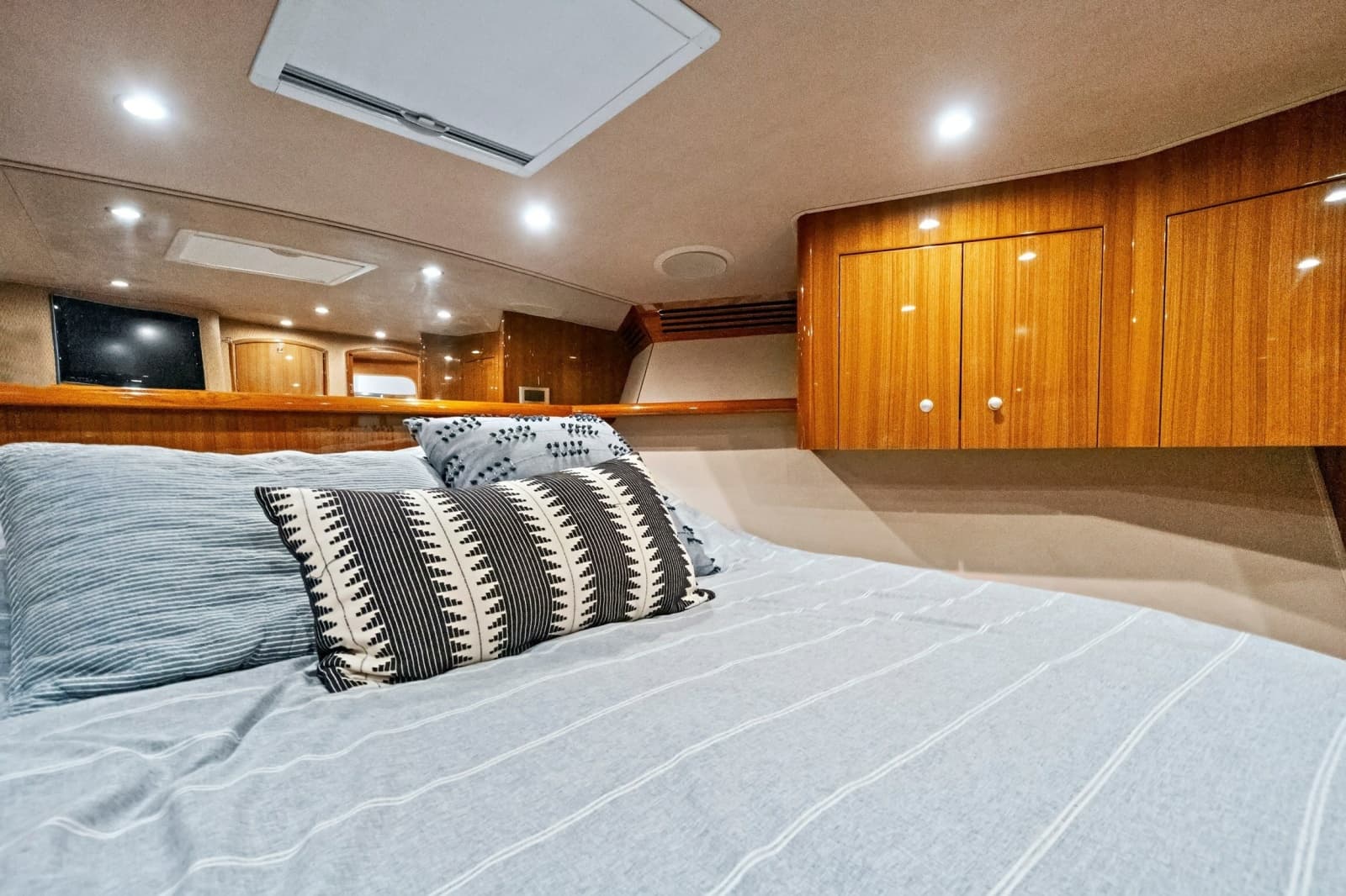 2008 Viking 74 Enclosed Bridge - Photo 65