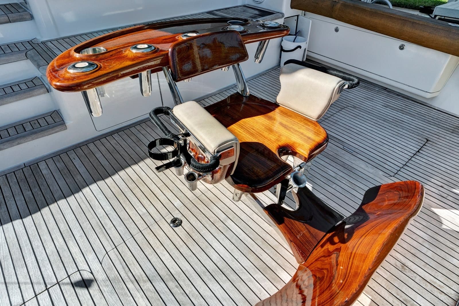 2008 Viking 74 Enclosed Bridge - Photo 19