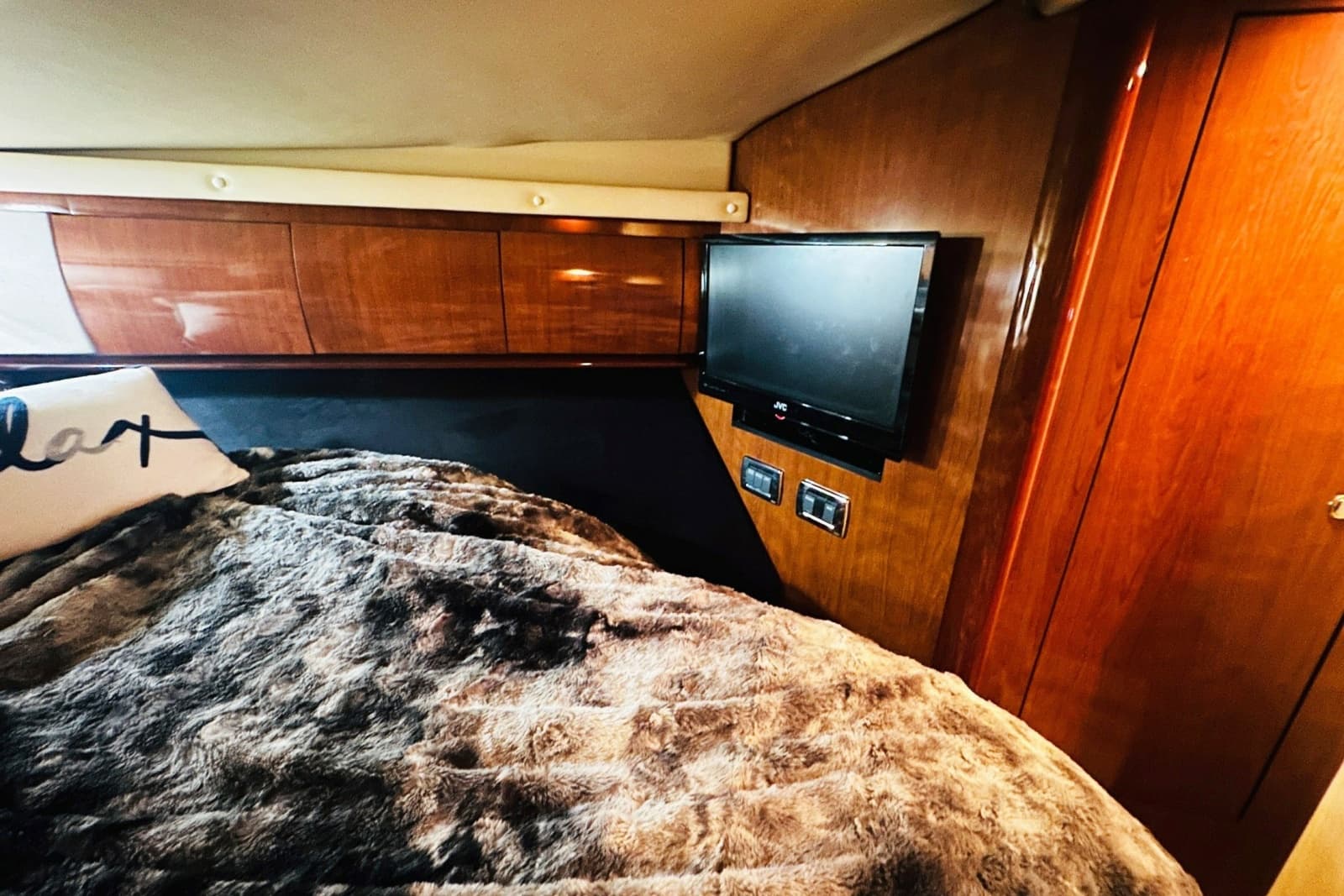 2003 Sea Ray 420 Sundancer - Photo 12
