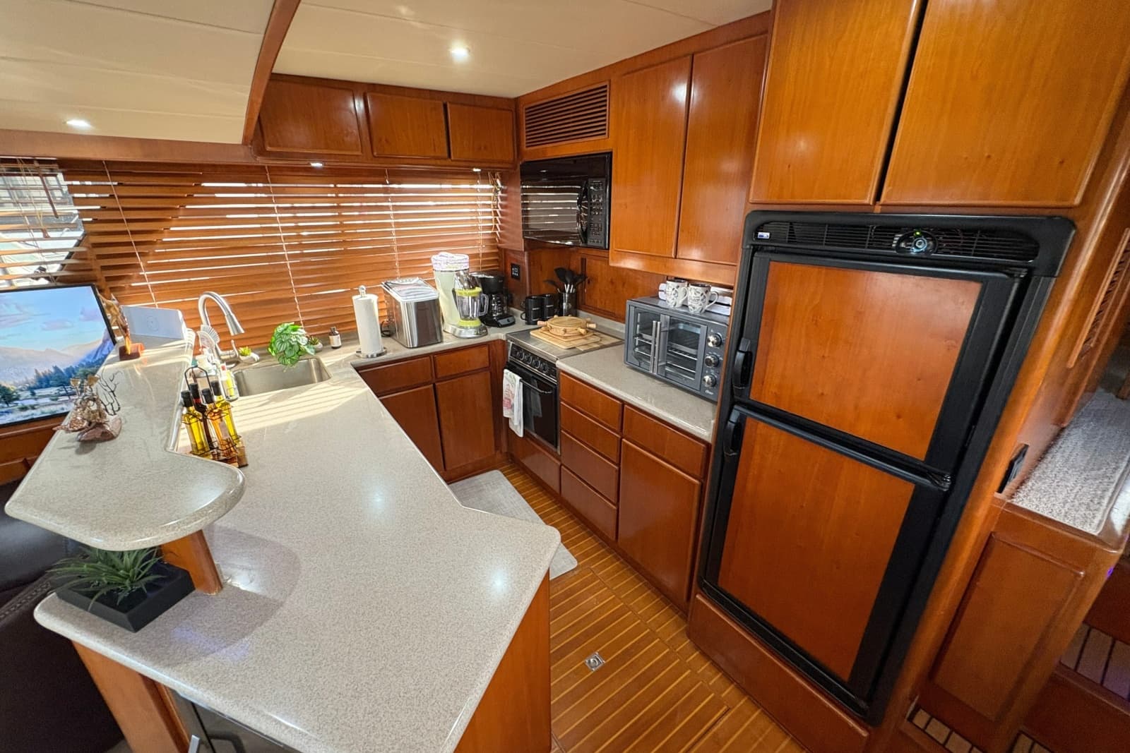 2003 Symbol 50 Pilothouse - Photo 15