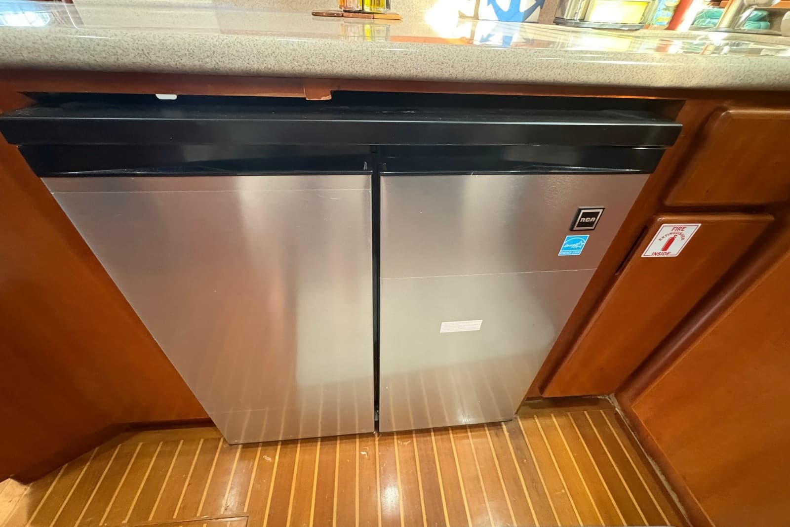 2003 Symbol 50 Pilothouse - Photo 18