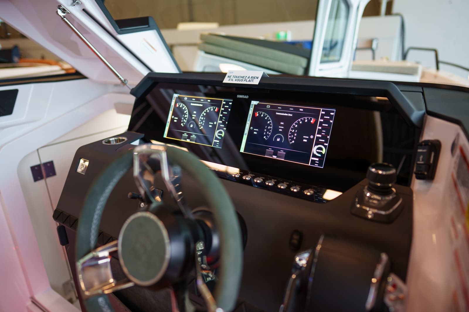 2025 Axopar 37 XC Cross Cabin - Photo 11