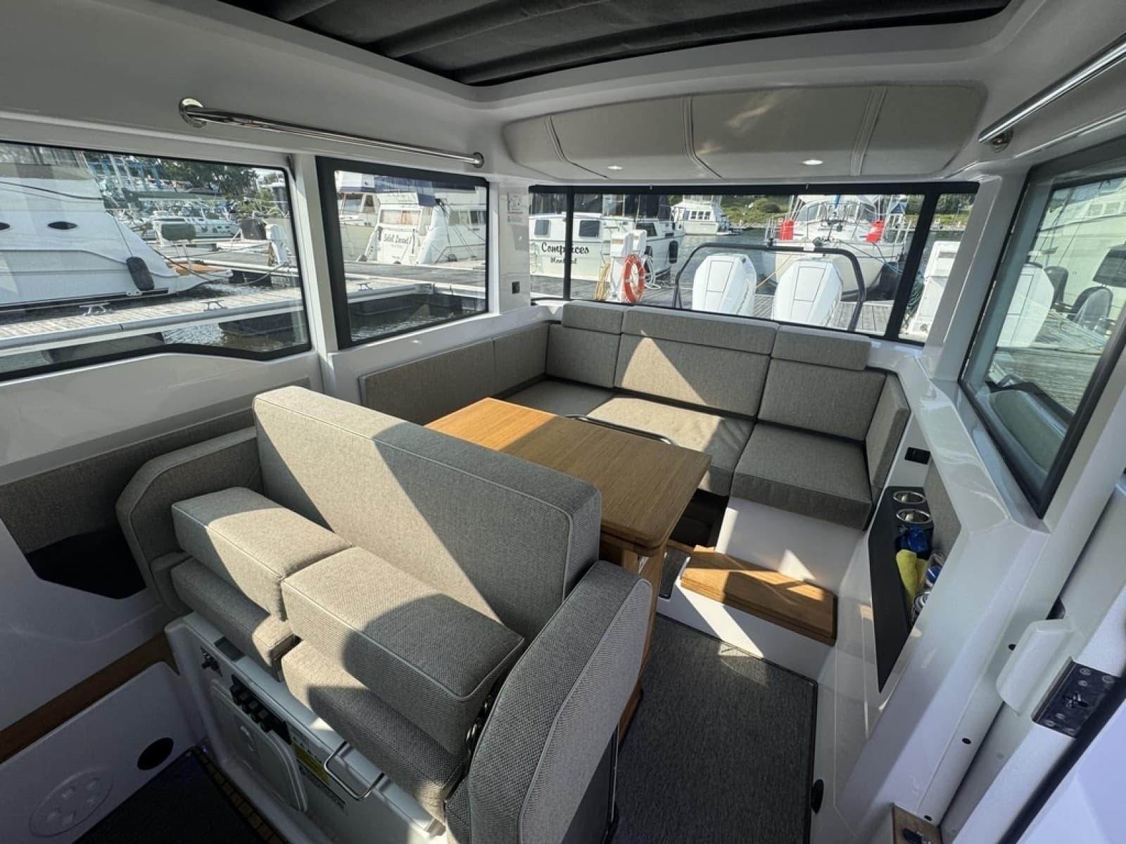 2025 Axopar 37 XC Cross Cabin - Photo 14