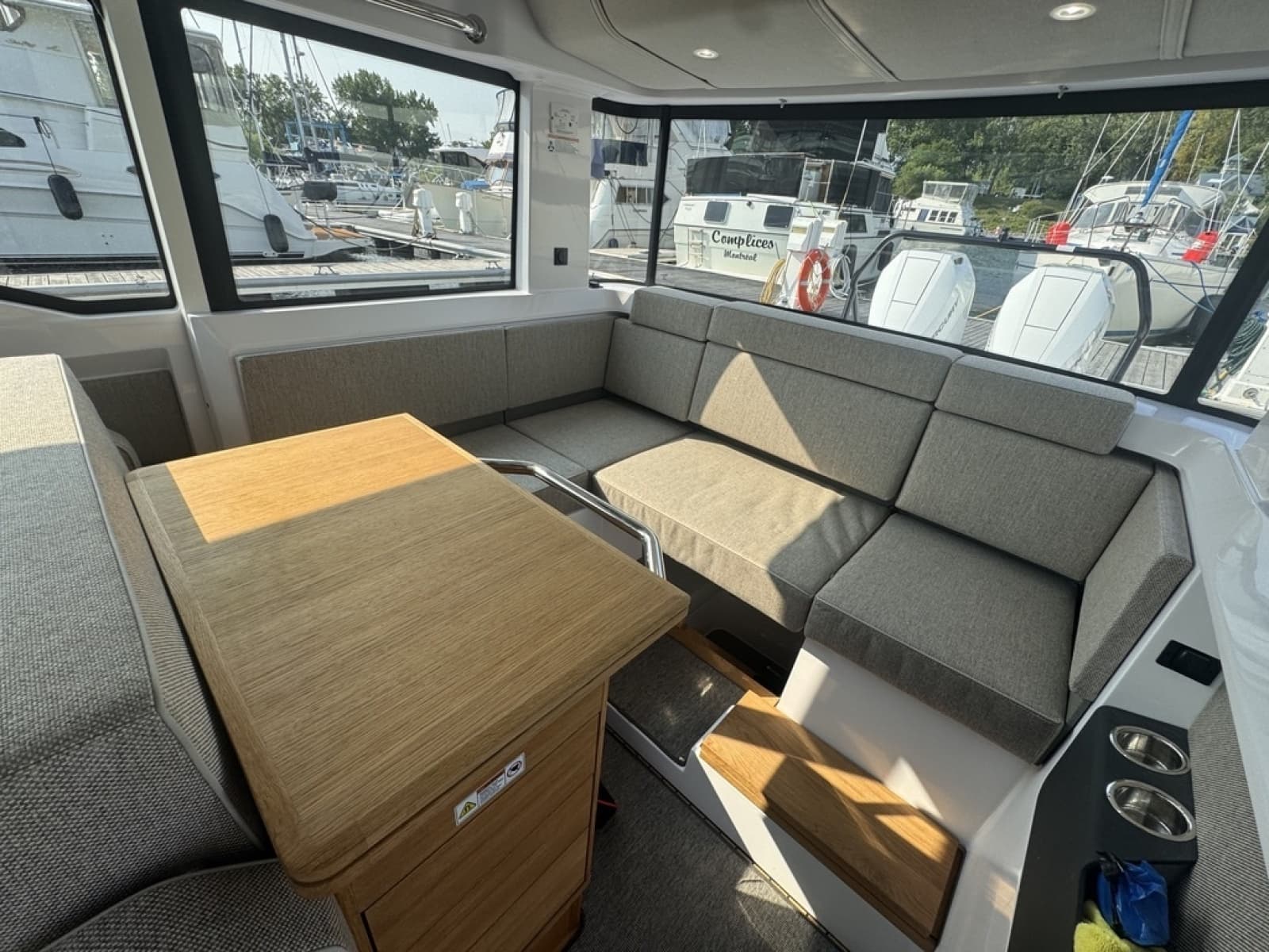 2025 Axopar 37 XC Cross Cabin - Photo 18