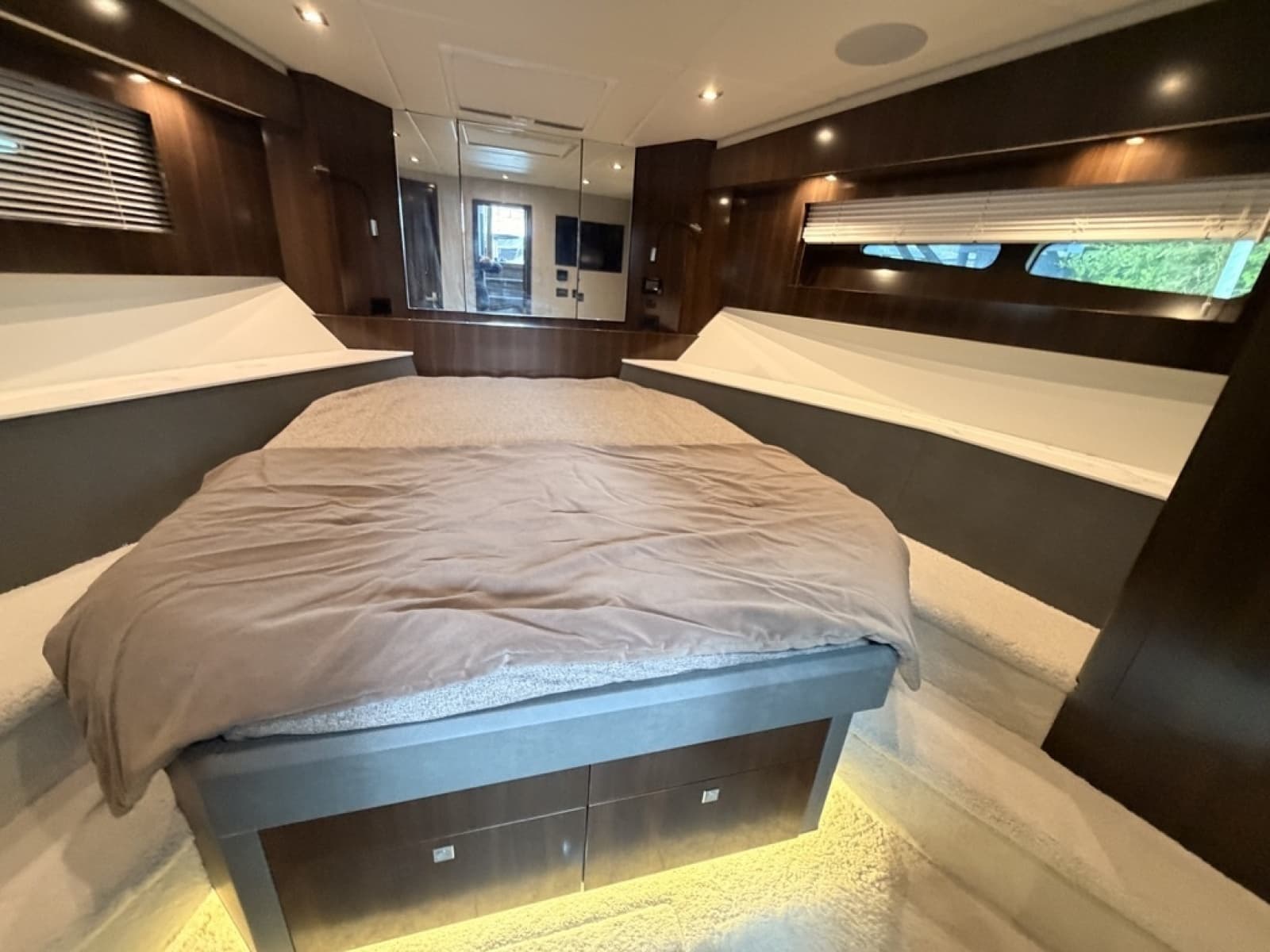 2023 Cruisers Yachts 50 Cantius - Photo 22