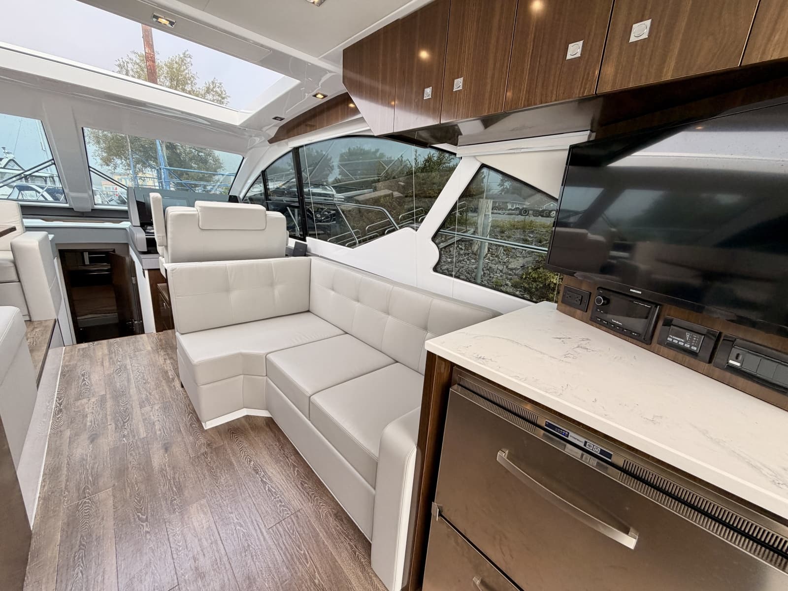 2023 Cruisers Yachts 50 Cantius - Photo 14
