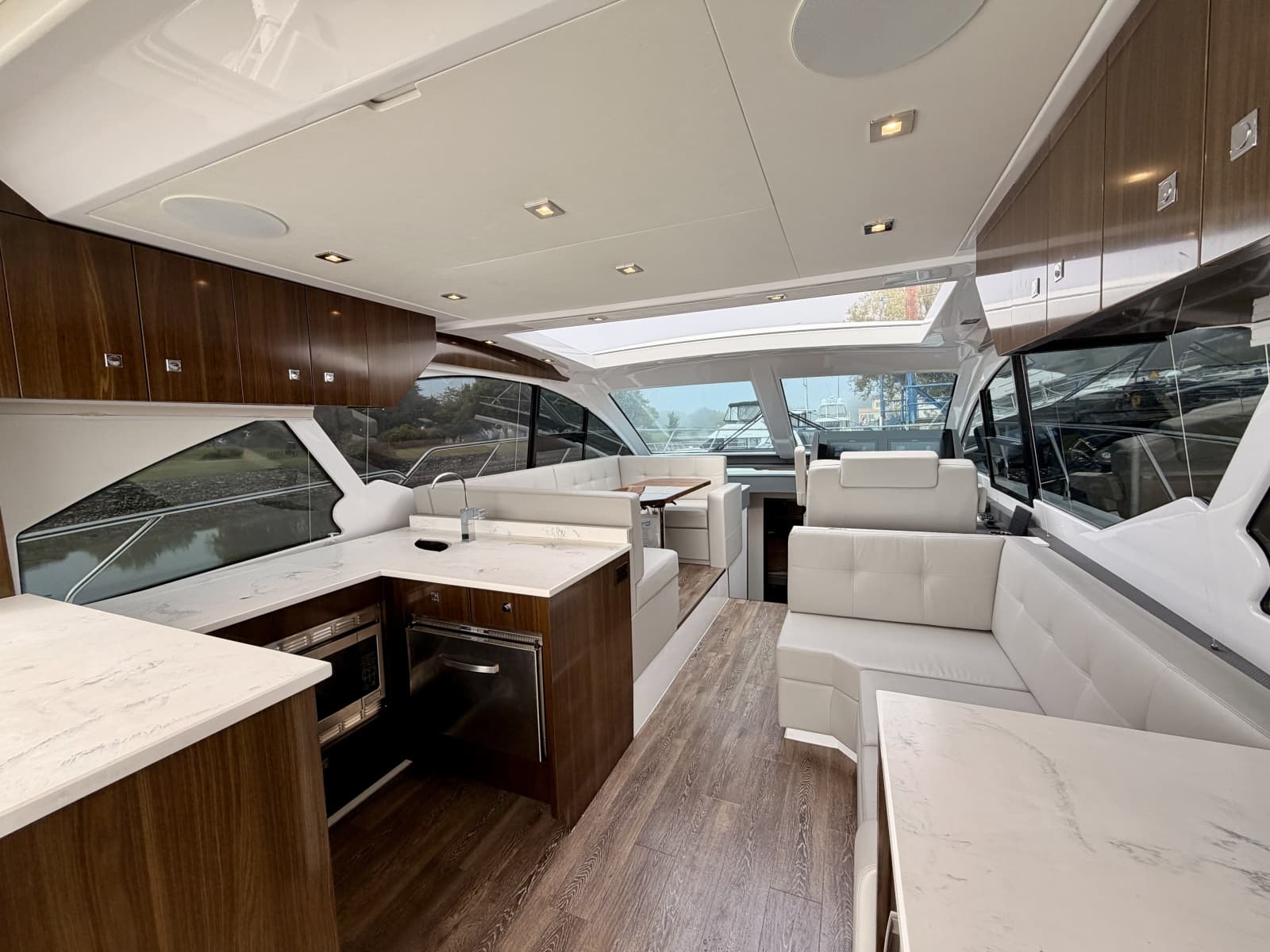 2023 Cruisers Yachts 50 Cantius - Photo 12