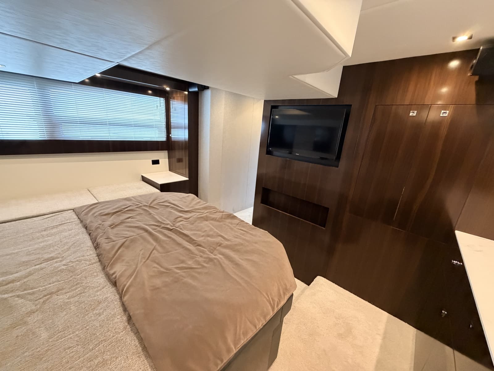 2023 Cruisers Yachts 50 Cantius - Photo 23