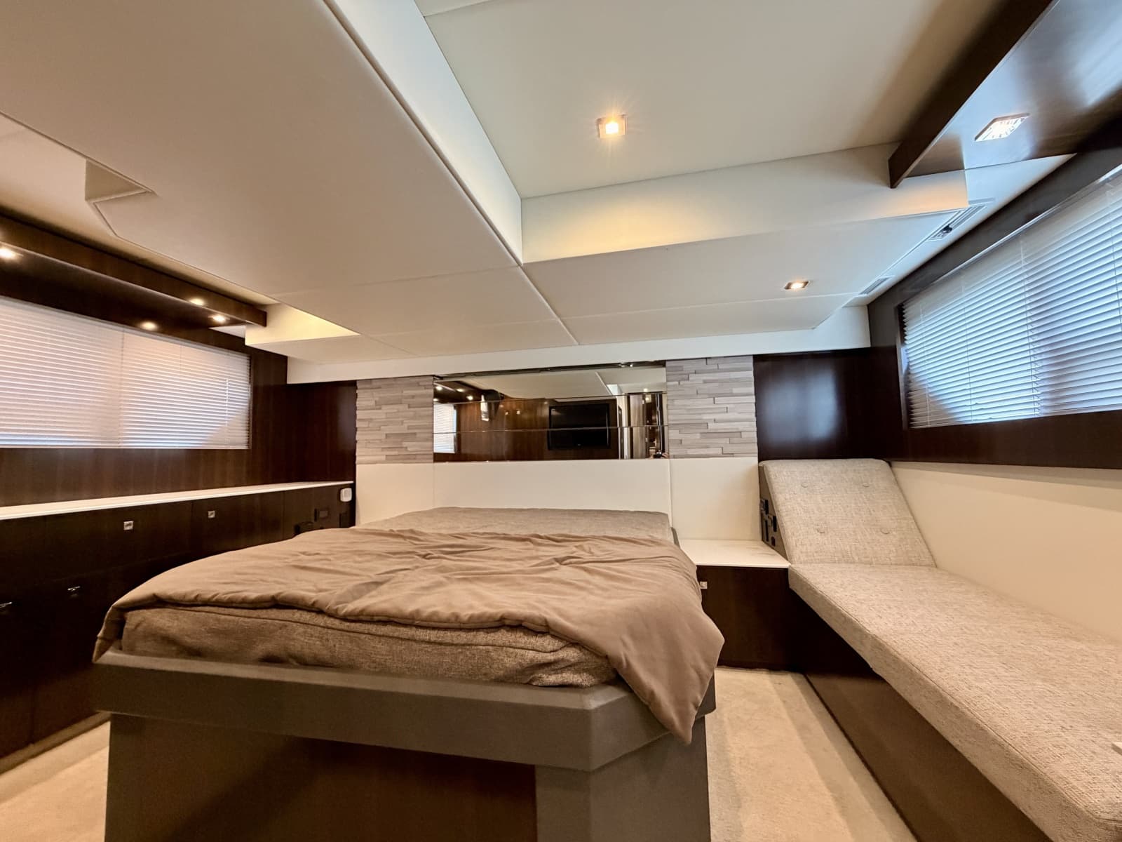 2023 Cruisers Yachts 50 Cantius - Photo 21