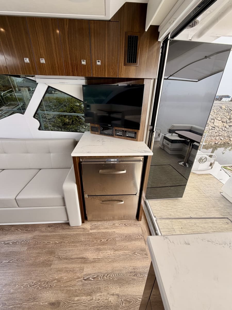 2023 Cruisers Yachts 50 Cantius - Photo 24