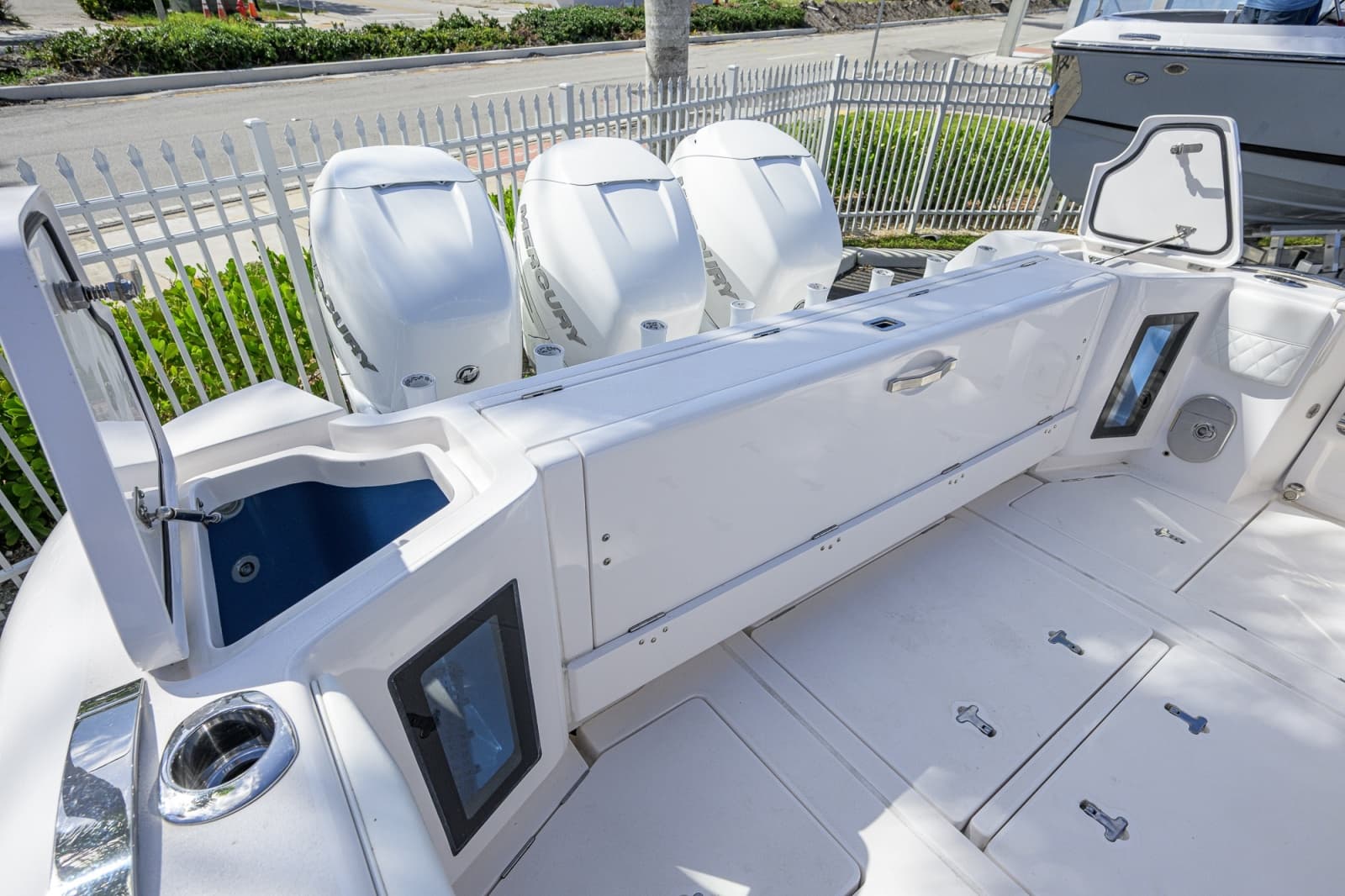 2022 Intrepid 409 Valor - Photo 12