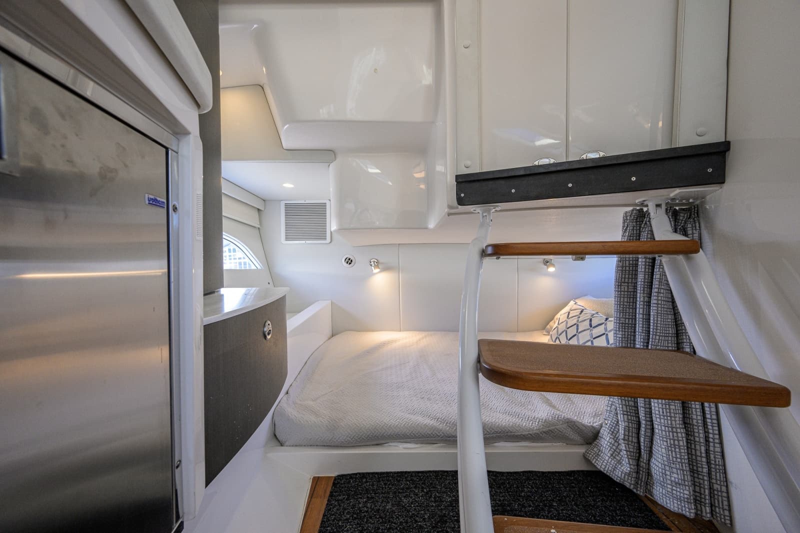2022 Intrepid 409 Valor - Photo 14