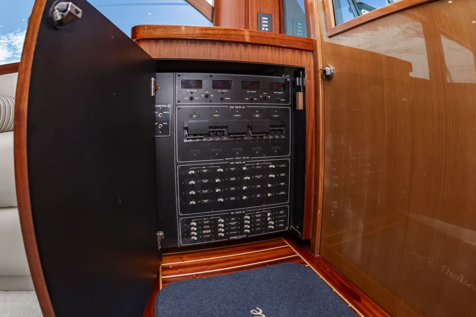 2001 Weaver Sportfish - Photo 57