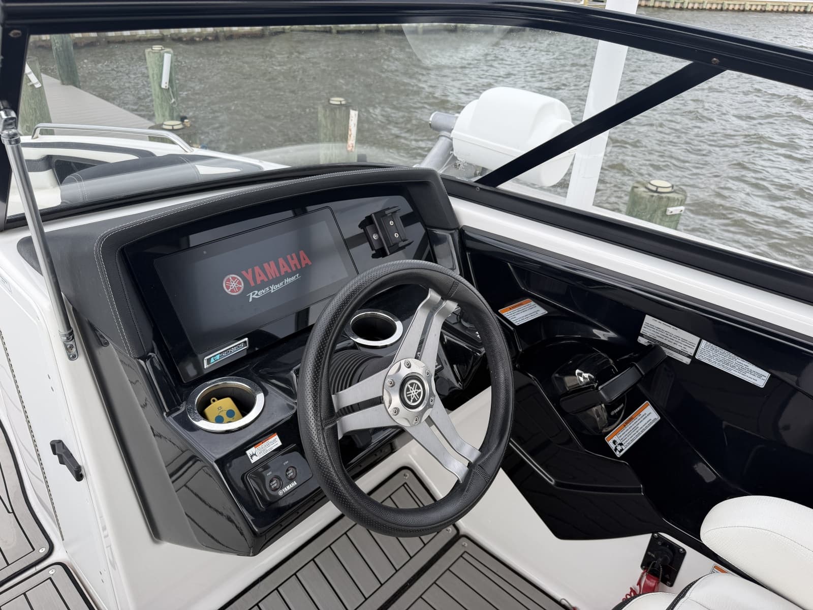 2020 Yamaha Boats 242 Limited S E-Series - Photo 10