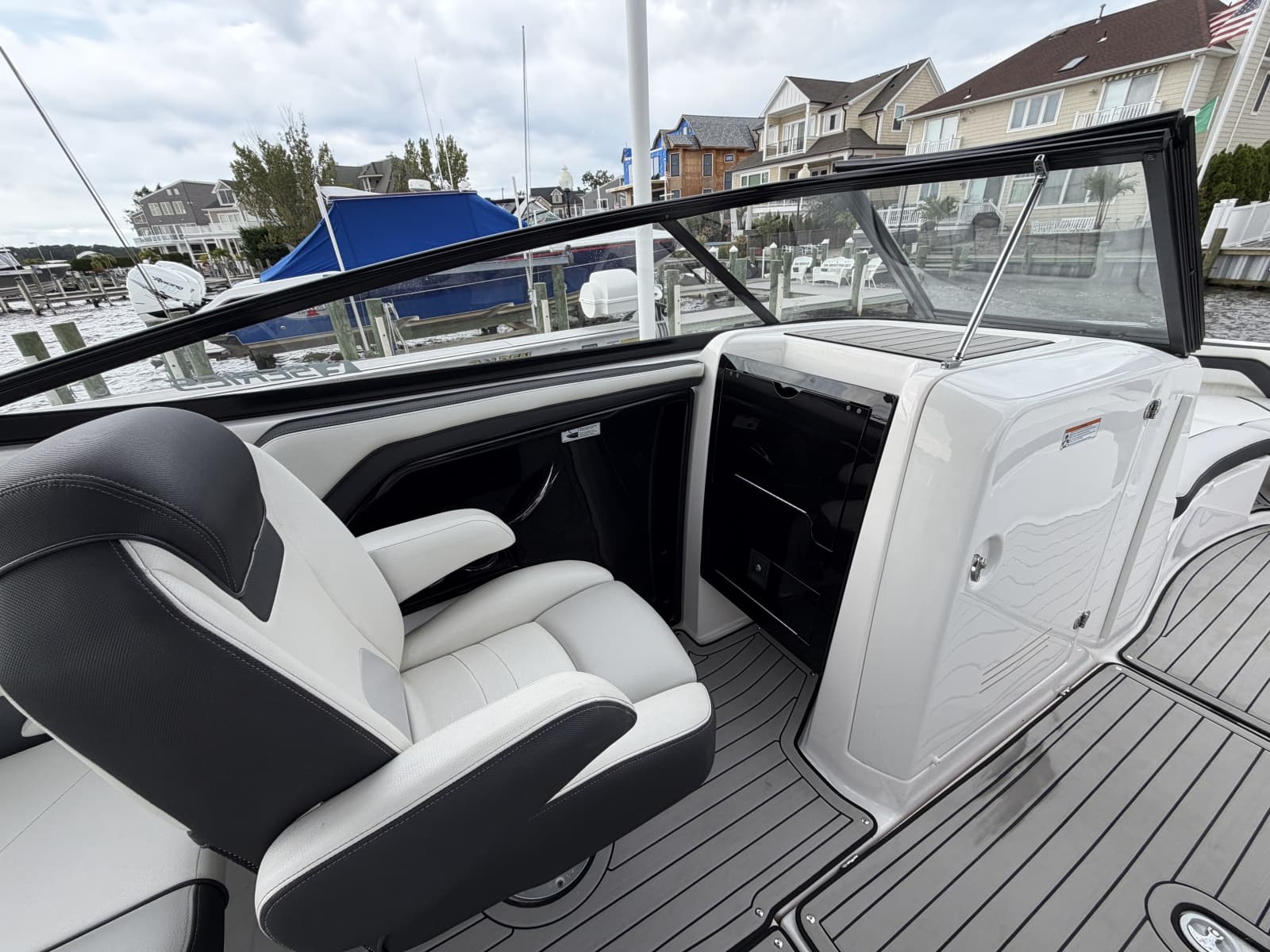 2020 Yamaha Boats 242 Limited S E-Series - Photo 15