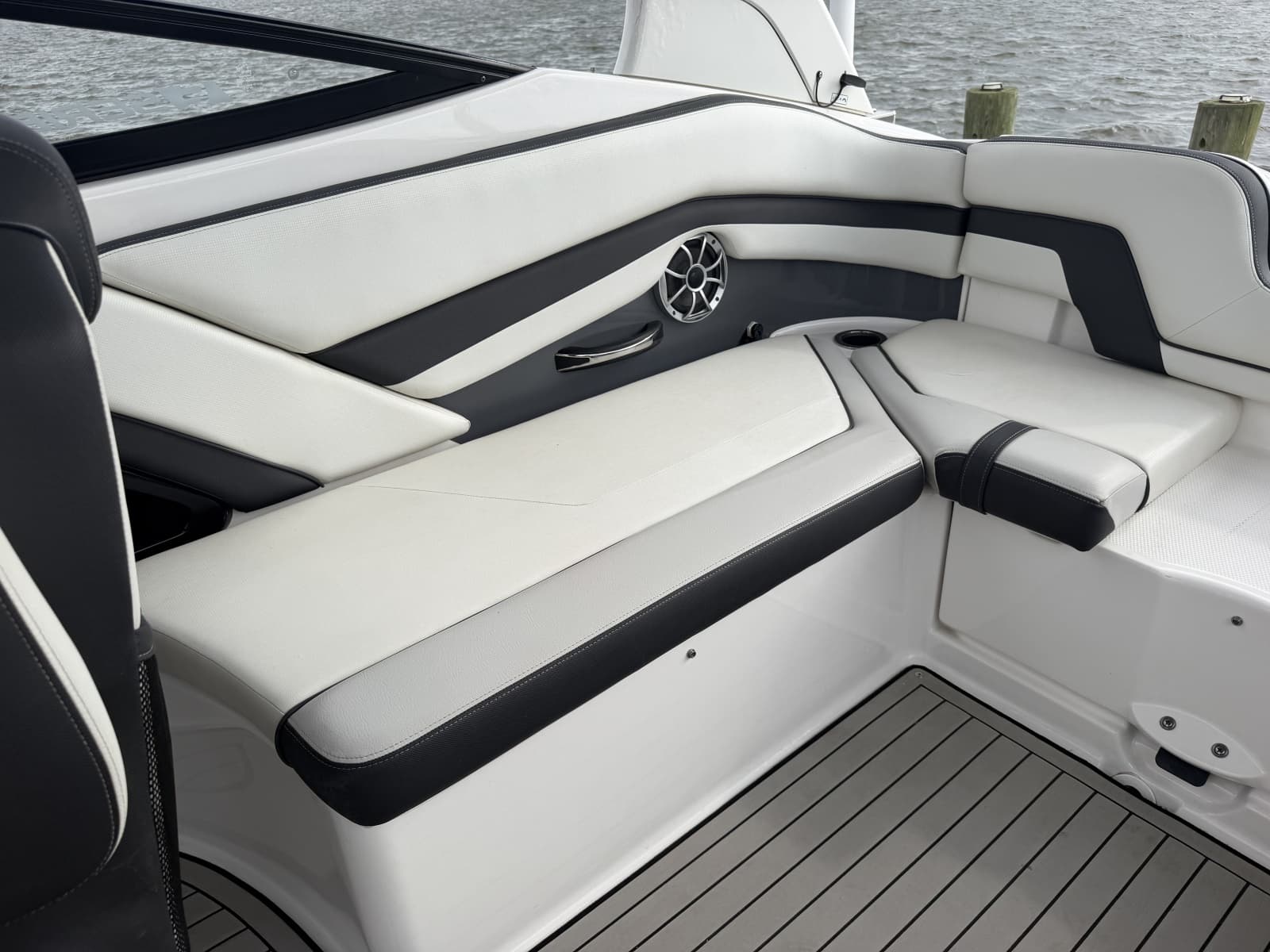 2020 Yamaha Boats 242 Limited S E-Series - Photo 19