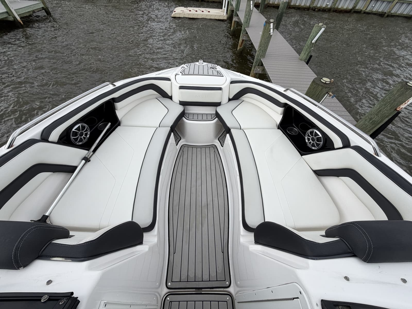 2020 Yamaha Boats 242 Limited S E-Series - Photo 16