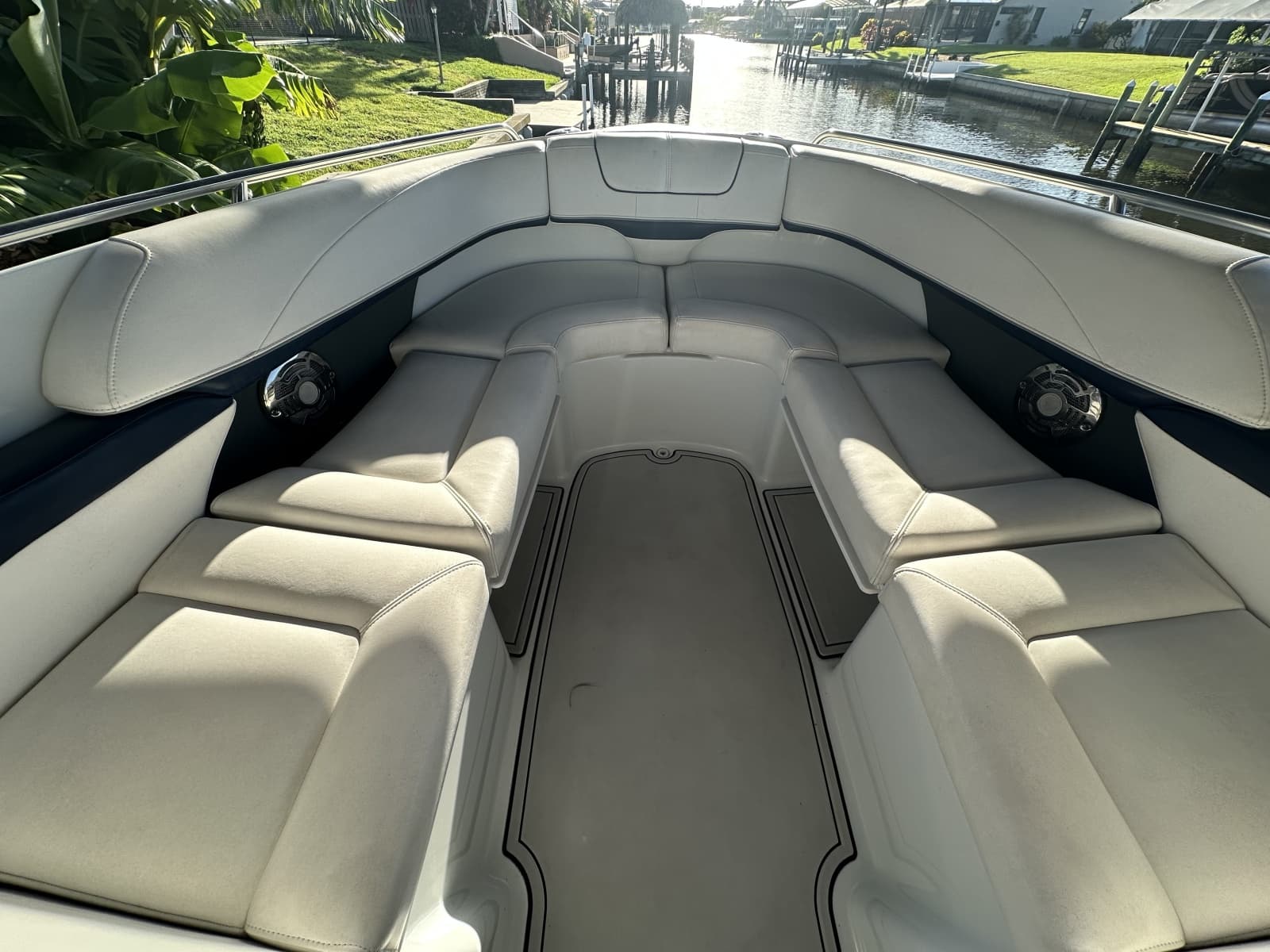 2014 Formula 310 Bowrider - Photo 11