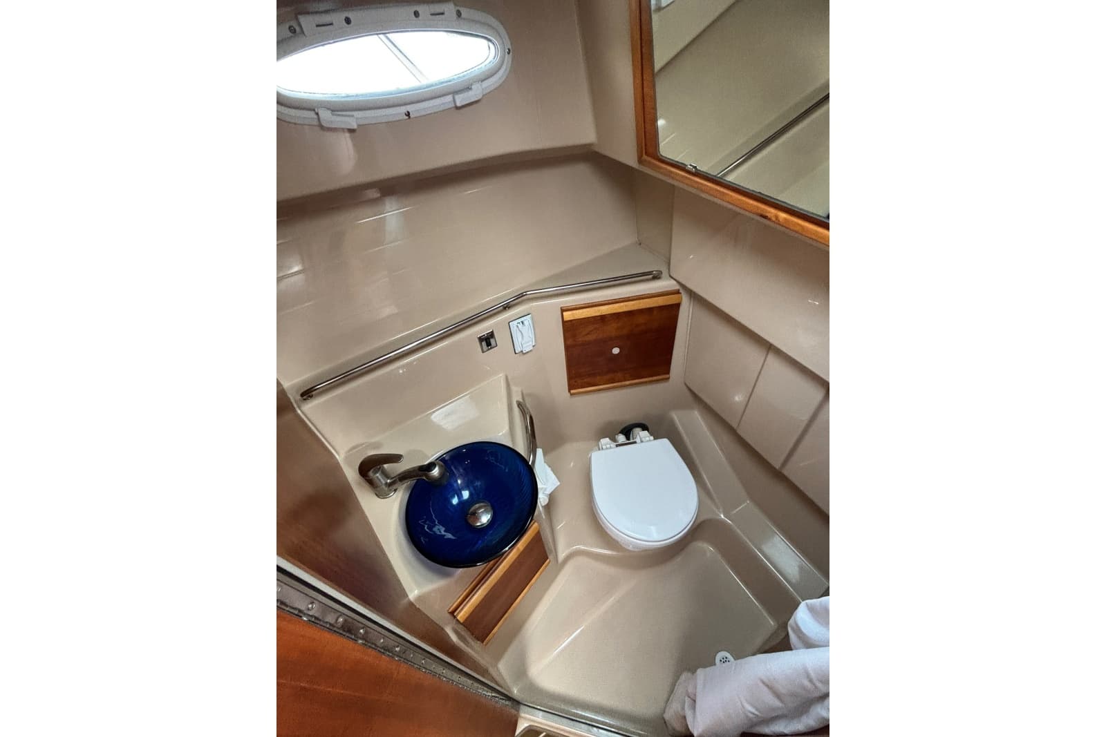 2016 Cutwater C-28 LE - Photo 35