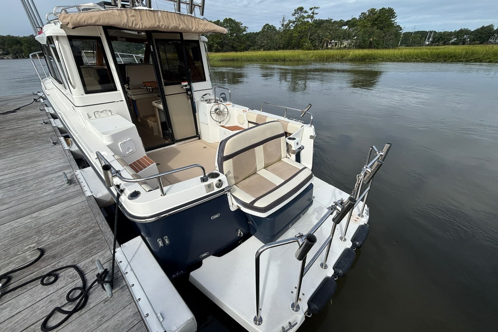 2016 Cutwater C-28 LE - Photo 9