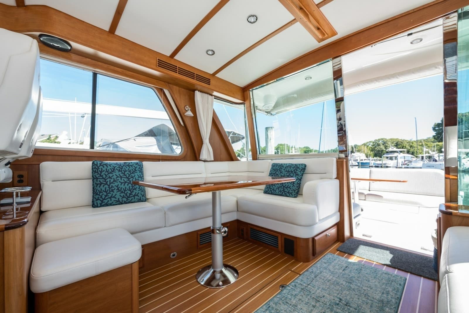 2021 Sabre 48 Salon Express - Photo 48