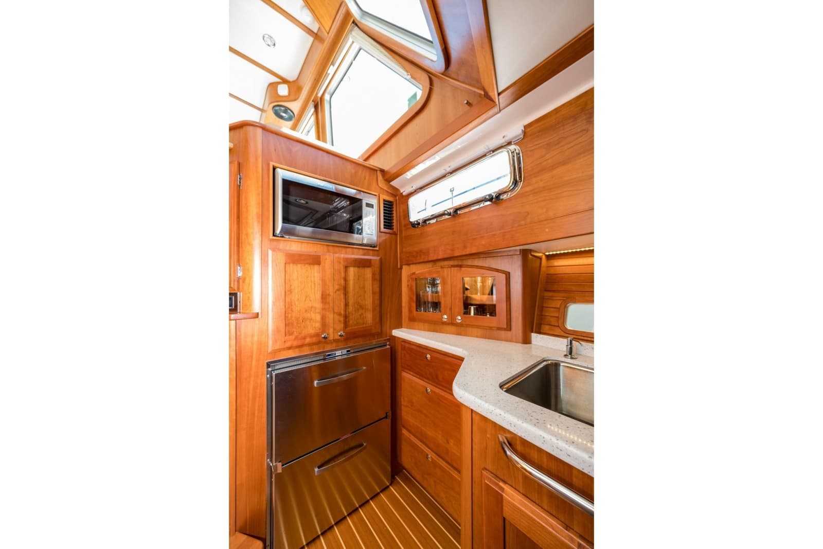 2021 Sabre 48 Salon Express - Photo 45