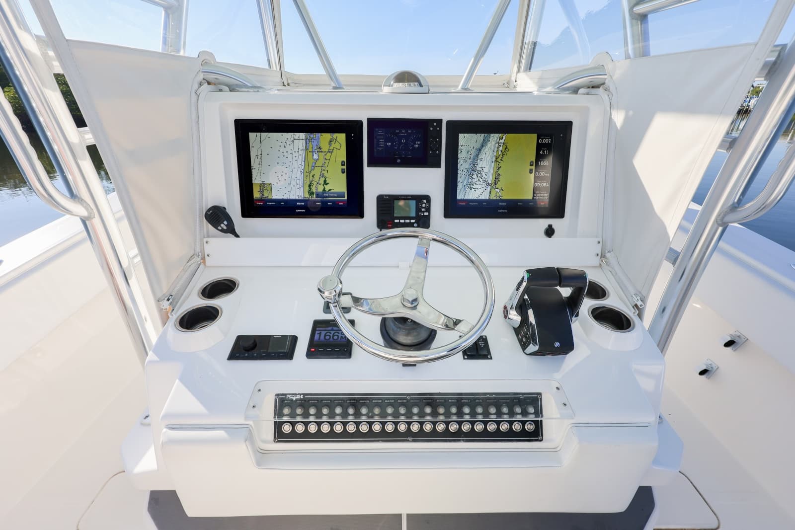 2016 Invincible 39 Open Fisherman - Photo 21