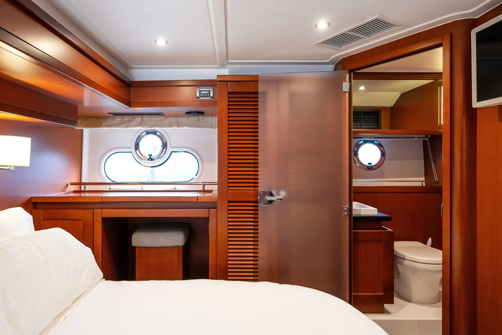 2020 Beneteau Swift Trawler 50 - Photo 72